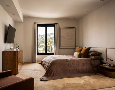1424 N Crescent Heights Boulevard - Photo Thumbnail 12