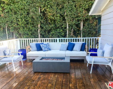 934 S Dunsmuir Avenue - Photo Thumbnail 16