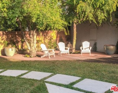 934 S Dunsmuir Avenue - Photo Thumbnail 15