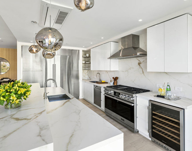 1644 Malcolm Avenue - Photo Thumbnail 11