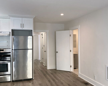5528 Franklin Avenue - Photo Thumbnail 5