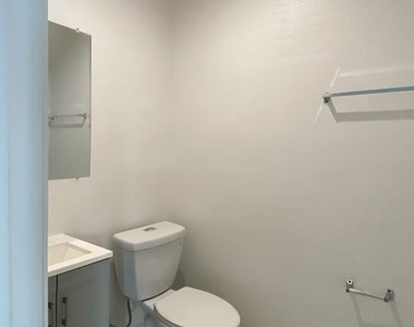 5528 Franklin Avenue - Photo Thumbnail 6