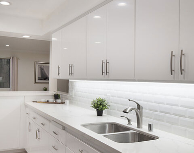 6708 Hillpark Drive - Photo Thumbnail 5