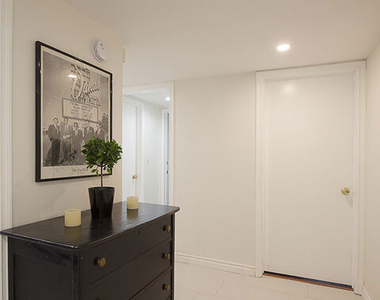 6708 Hillpark Drive - Photo Thumbnail 4