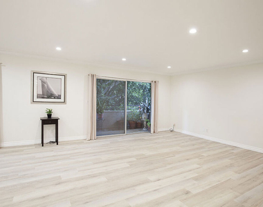 6708 Hillpark Drive - Photo Thumbnail 2