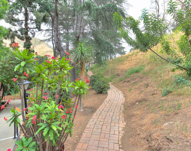 6708 Hillpark Drive - Photo Thumbnail 36