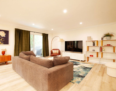 6708 Hillpark Drive - Photo Thumbnail 12