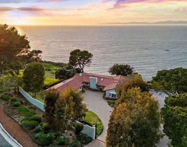 1115 W Palos Verdes Drive - Photo Thumbnail 7