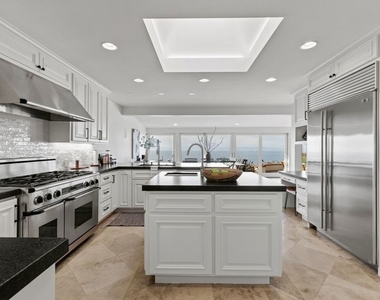 1115 W Palos Verdes Drive - Photo Thumbnail 5