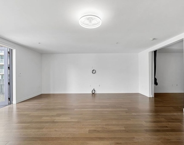 901 S Flower Street - Photo Thumbnail 4