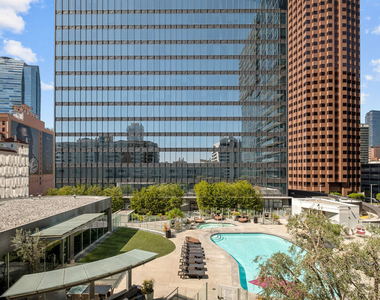 901 S Flower Street - Photo Thumbnail 16