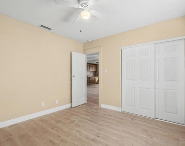 4397 Swift Ave - Photo Thumbnail 28