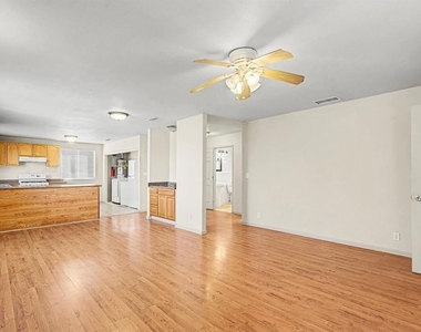 4397 Swift Ave - Photo Thumbnail 2