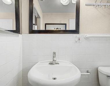 4397 Swift Ave - Photo Thumbnail 13