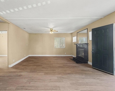 4397 Swift Ave - Photo Thumbnail 17