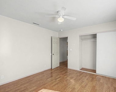 4397 Swift Ave - Photo Thumbnail 8