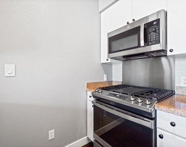 445 Island Ave - Photo Thumbnail 15