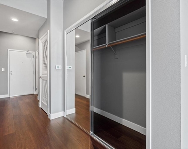 445 Island Ave - Photo Thumbnail 10