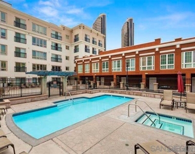 445 Island Ave - Photo Thumbnail 21