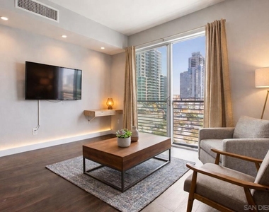 445 Island Ave - Photo Thumbnail 26