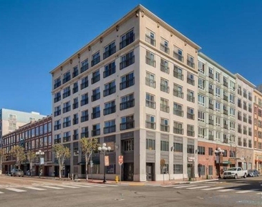 445 Island Ave - Photo Thumbnail 25