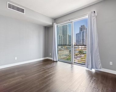 445 Island Ave - Photo Thumbnail 7