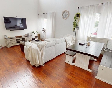 5123 Longfellow Way - Photo Thumbnail 9