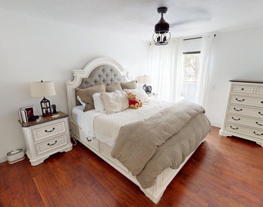5123 Longfellow Way - Photo Thumbnail 18