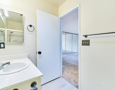 2420 Los Coyotes Drive - Photo Thumbnail 15