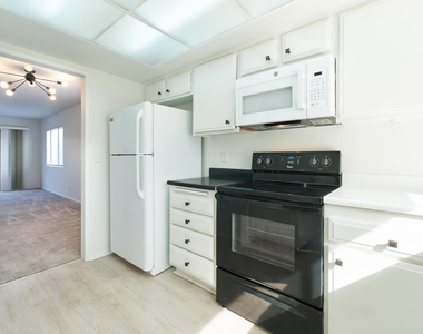 2420 Los Coyotes Drive - Photo Thumbnail 38