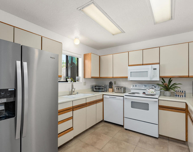 150 Willow Lake Drive - Photo Thumbnail 3