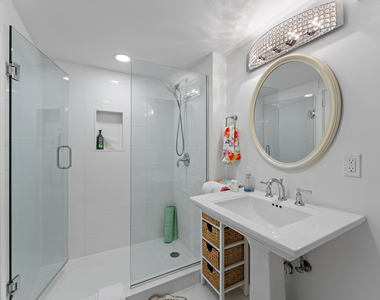 235 Sunrise Avenue - Photo Thumbnail 10