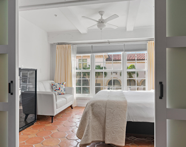 235 Sunrise Avenue - Photo Thumbnail 3