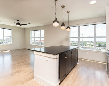 2900 Canton St - Photo Thumbnail 7