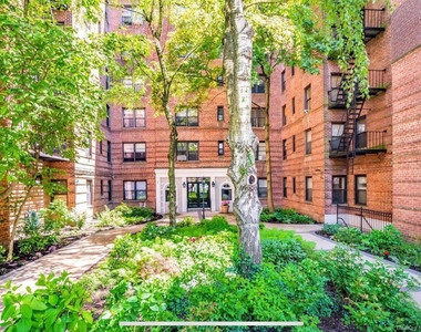 3840 Greystone Ave - Photo Thumbnail 4