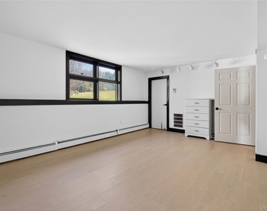 40 Felter Hill Road - Photo Thumbnail 24