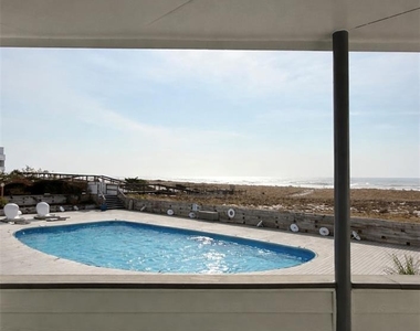 261 Dune Road - Photo Thumbnail 8