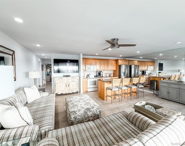 261 Dune Road - Photo Thumbnail 3