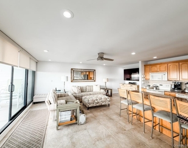 261 Dune Road - Photo Thumbnail 7