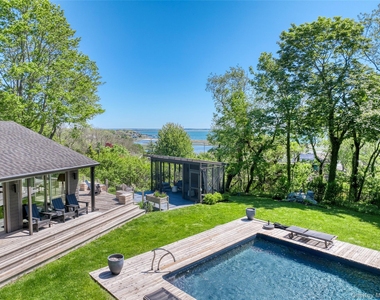 495 Maple Lane - Photo Thumbnail 12