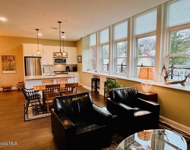 77 Van Dam Street - Photo Thumbnail 4