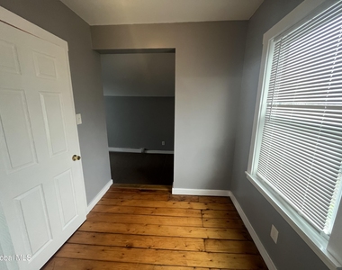 1643 1st Street - Photo Thumbnail 13