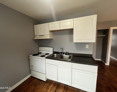 1643 1st Street - Photo Thumbnail 4