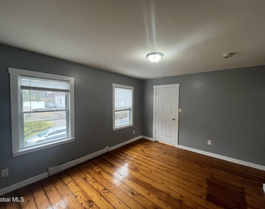 1643 1st Street - Photo Thumbnail 9