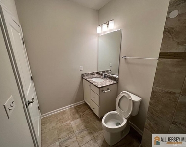 706 Greenland Square - Photo Thumbnail 9
