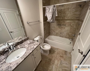 706 Greenland Square - Photo Thumbnail 6