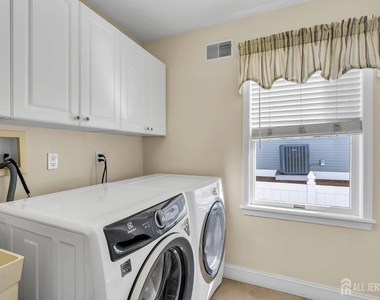 3110 Windsor Avenue - Photo Thumbnail 22