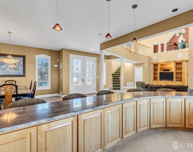 3110 Windsor Avenue - Photo Thumbnail 8