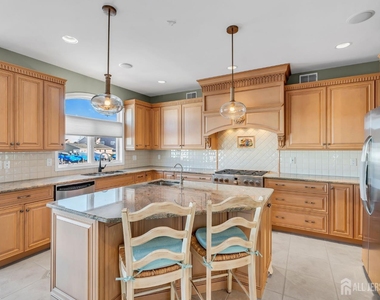3110 Windsor Avenue - Photo Thumbnail 14