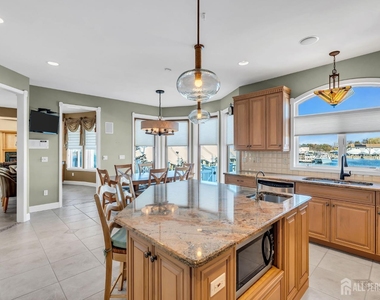 3110 Windsor Avenue - Photo Thumbnail 19